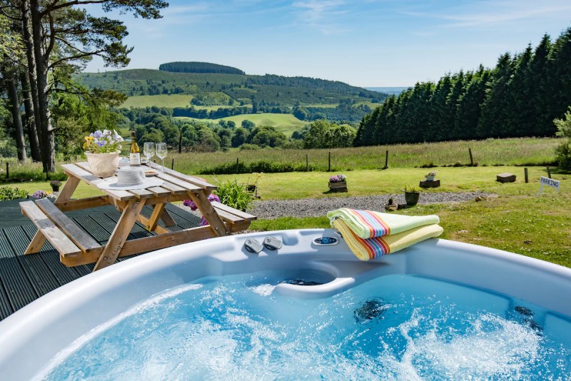 Dog Friendly Holidays Hot Tub