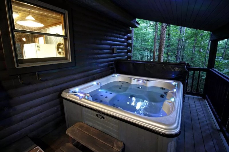 Vacation Rentals With Hot Tub Near Me